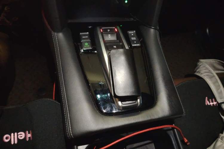 Used Honda UR-V 2017 370TURBO 2WD Prestige Edition China V Gear Lever