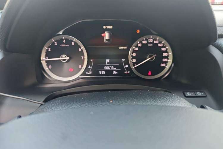Used Honda UR-V 2017 370TURBO Four-Wheel Drive Prestige Edition China V Odometer Close Up