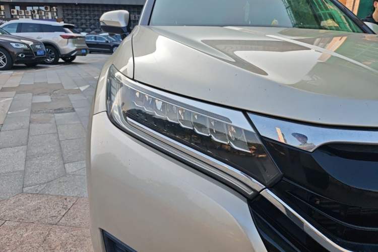 Used Honda UR-V 2017 370TURBO Four-Wheel Drive Prestige Edition China V Right Front Headlight