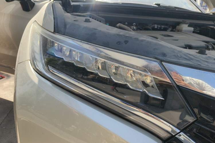 Used Honda UR-V 2017 370TURBO 2WD Prestige Edition China V Right Front Headlight