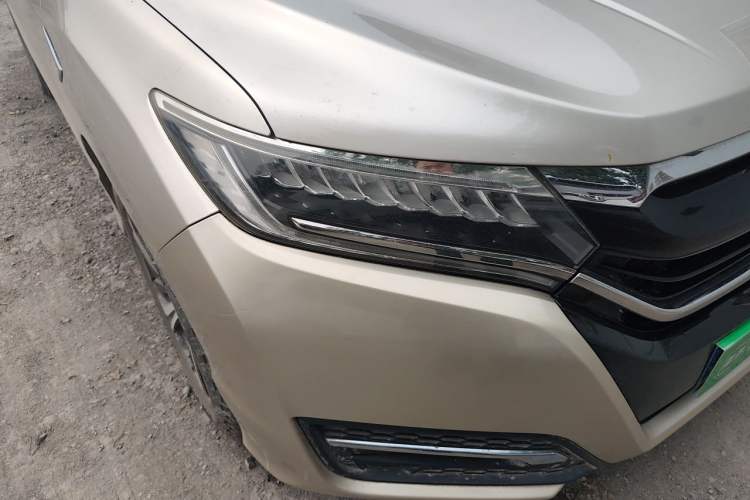 Used Honda UR-V 2017 370TURBO 2WD Prestige Edition China V Right Front Headlight