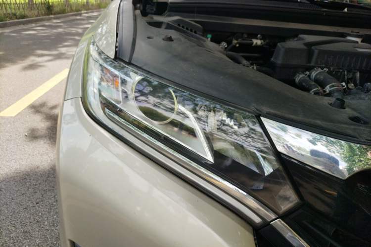 Used Honda UR-V 2017 240TURBO Two-Wheel Drive Classic Edition China VI Right Front Headlight