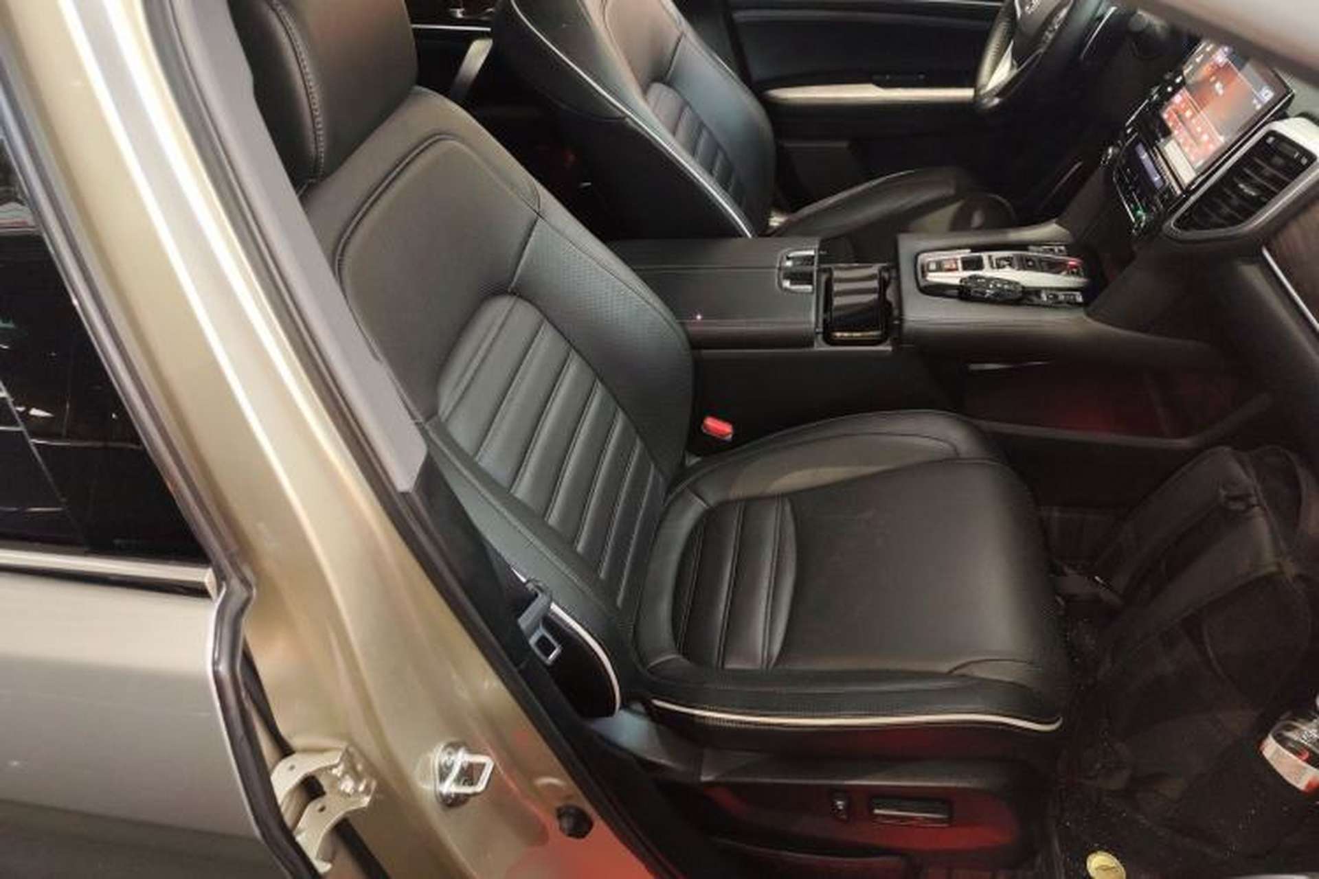 Used Honda UR-V 2017 370TURBO Four-Wheel Drive Prestige Edition China V Right Front Seat