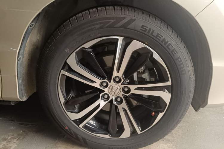 Used Honda UR-V 2017 370TURBO Four-Wheel Drive Prestige Edition China V Right Front Wheel Hub