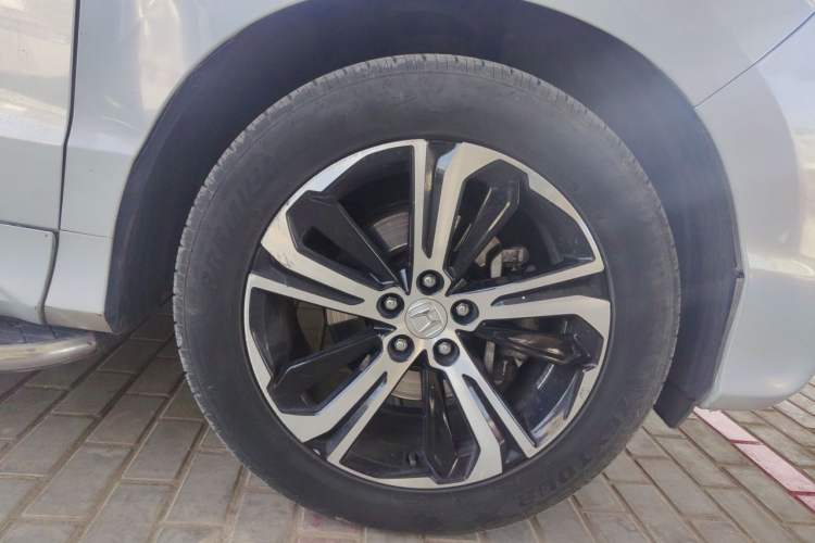 Used Honda UR-V 2017 370TURBO 2WD Prestige Edition China V Right Front Wheel Hub