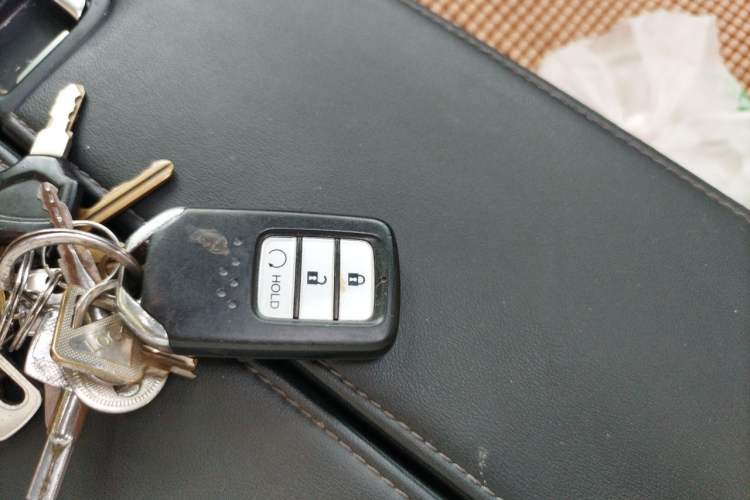 Used Honda UR-V 2017 240TURBO Two-Wheel Drive Classic Edition China VI Vehicle Key