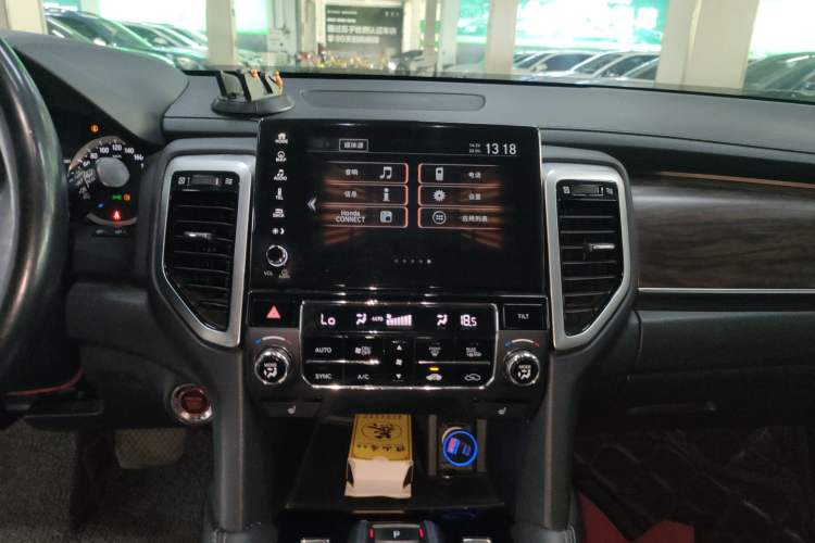 Used Honda UR-V 2017 370TURBO Four-Wheel Drive Prestige Edition China V Audio And AC Panel