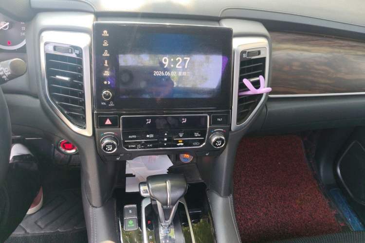 Used Honda UR-V 2017 240TURBO Two-Wheel Drive Luxury Edition China V Audio And AC Panel