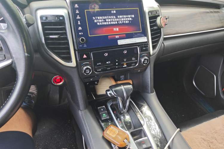 Used Honda UR-V 2017 240TURBO Two-Wheel Drive Luxury Edition China V Audio And AC Panel