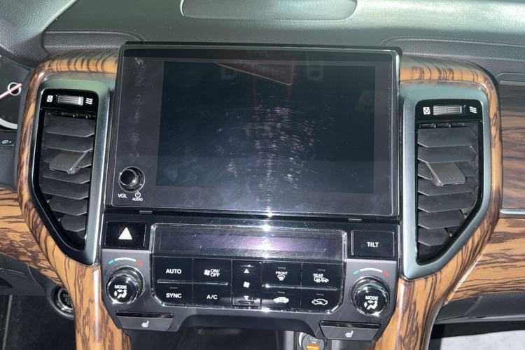 Used Honda UR-V 2017 240TURBO Two-Wheel Drive Luxury Edition China V Audio And AC Panel