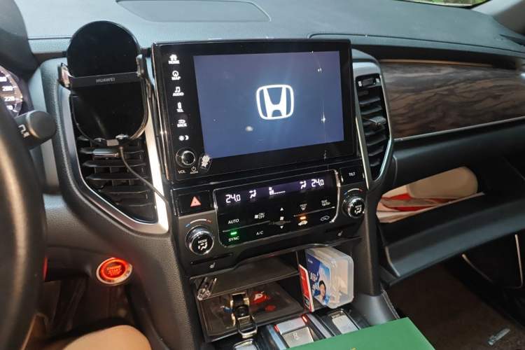 Used Honda UR-V 2017 370TURBO 2WD Prestige Edition China V Audio And AC Panel