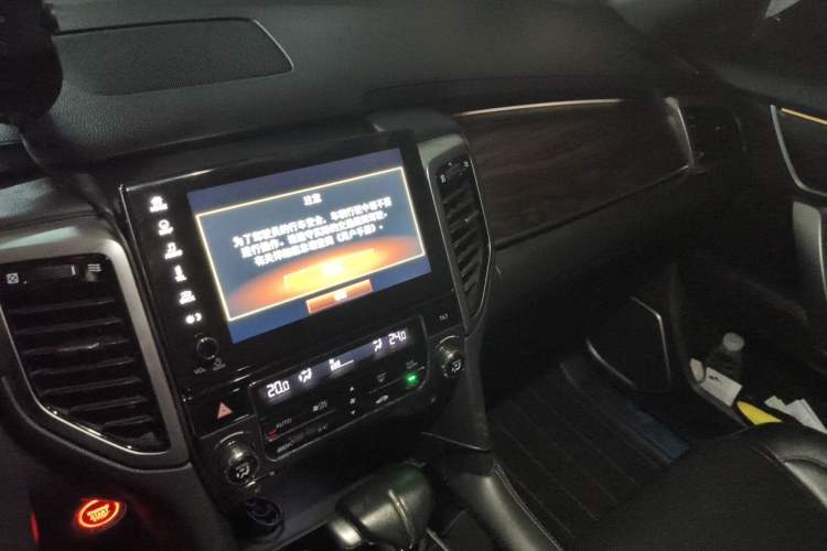 Used Honda UR-V 2017 240TURBO Two-Wheel Drive Luxury Edition China V Audio And AC Panel