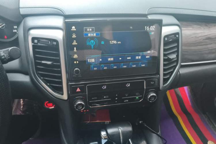 Used Honda UR-V 2017 240TURBO Two-Wheel Drive Luxury Edition China V Audio And AC Panel