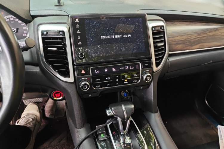 Used Honda UR-V 2017 240TURBO Two-Wheel Drive Luxury Edition China VI Audio And AC Panel