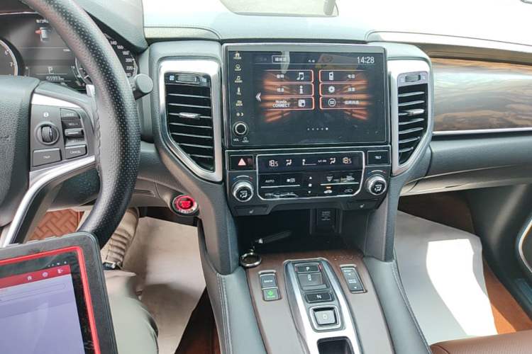 Used Honda UR-V 2017 370TURBO Four-Wheel Drive Prestige Edition China V Audio And AC Panel