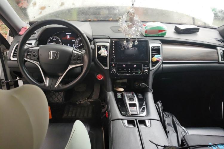 Used Honda UR-V 2017 370TURBO 2WD Prestige Edition China V Center Console