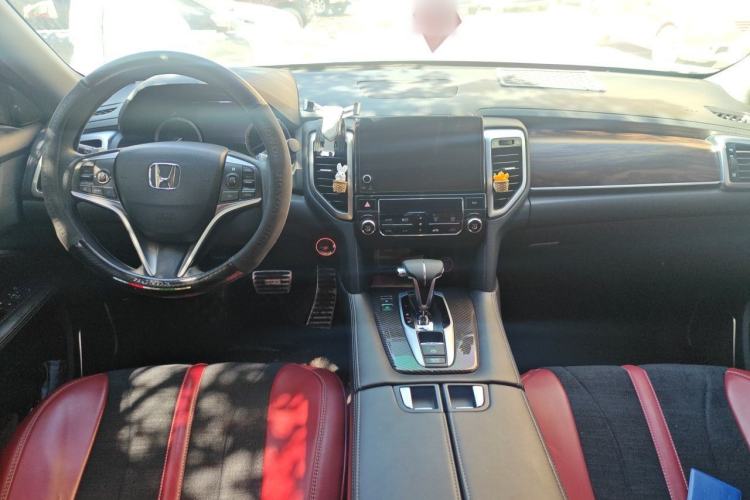 Used Honda UR-V 2017 240TURBO Two-Wheel Drive Classic Edition China V Center Console