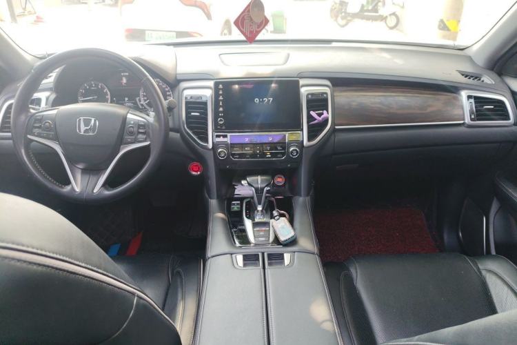 Used Honda UR-V 2017 240TURBO Two-Wheel Drive Luxury Edition China V Center Console