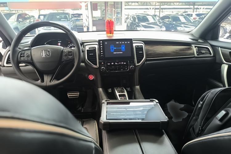 Used Honda UR-V 2017 370TURBO 2WD Prestige Edition China V Center Console