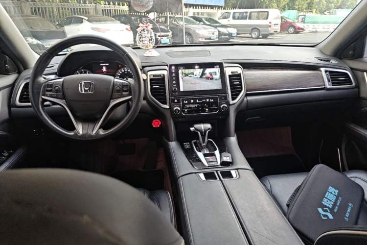 Used Honda UR-V 2017 240TURBO Two-Wheel Drive Luxury Edition China V Center Console