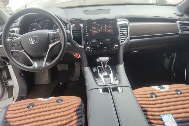 Used Honda UR-V 2017 240TURBO Two-Wheel Drive Luxury Edition China V Center Console