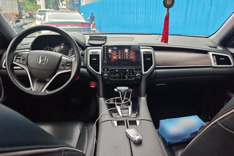 Used Honda UR-V 2017 240TURBO Two-Wheel Drive Luxury Edition China V Center Console