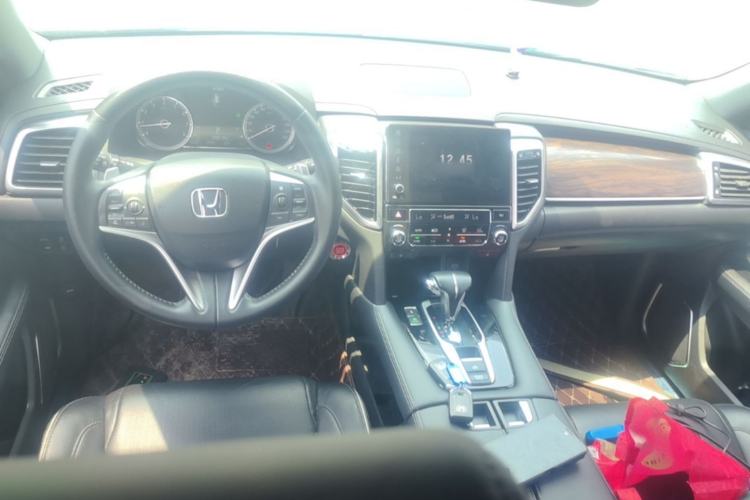 Used Honda UR-V 2017 240TURBO Two-Wheel Drive Luxury Edition China V Center Console