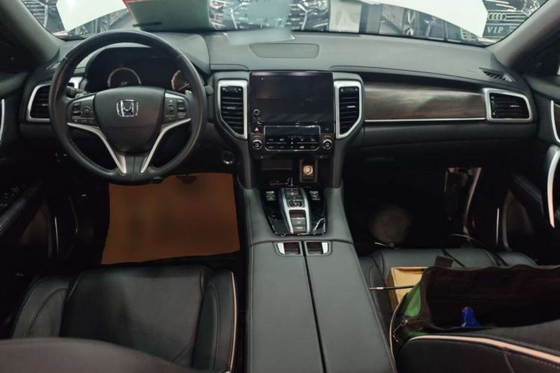 Used Honda UR-V 2017 370TURBO 2WD Prestige Edition China V Center Console