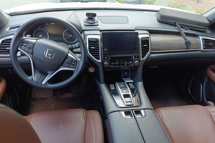 Used Honda UR-V 2017 370TURBO 2WD Prestige Edition China V Center Console