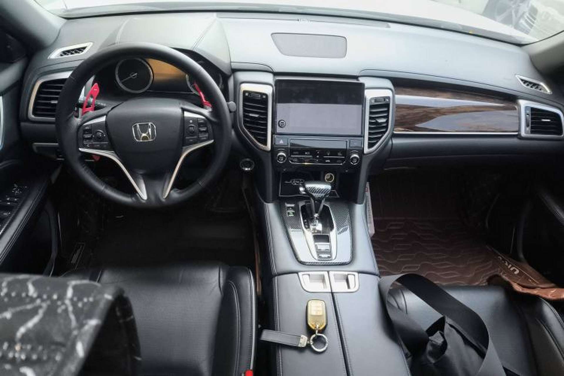Used Honda UR-V 2017 240TURBO Two-Wheel Drive Luxury Edition China VI Center Console