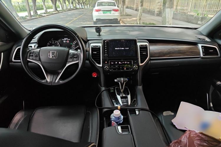 Used Honda UR-V 2017 240TURBO Two-Wheel Drive Luxury Edition China VI Center Console