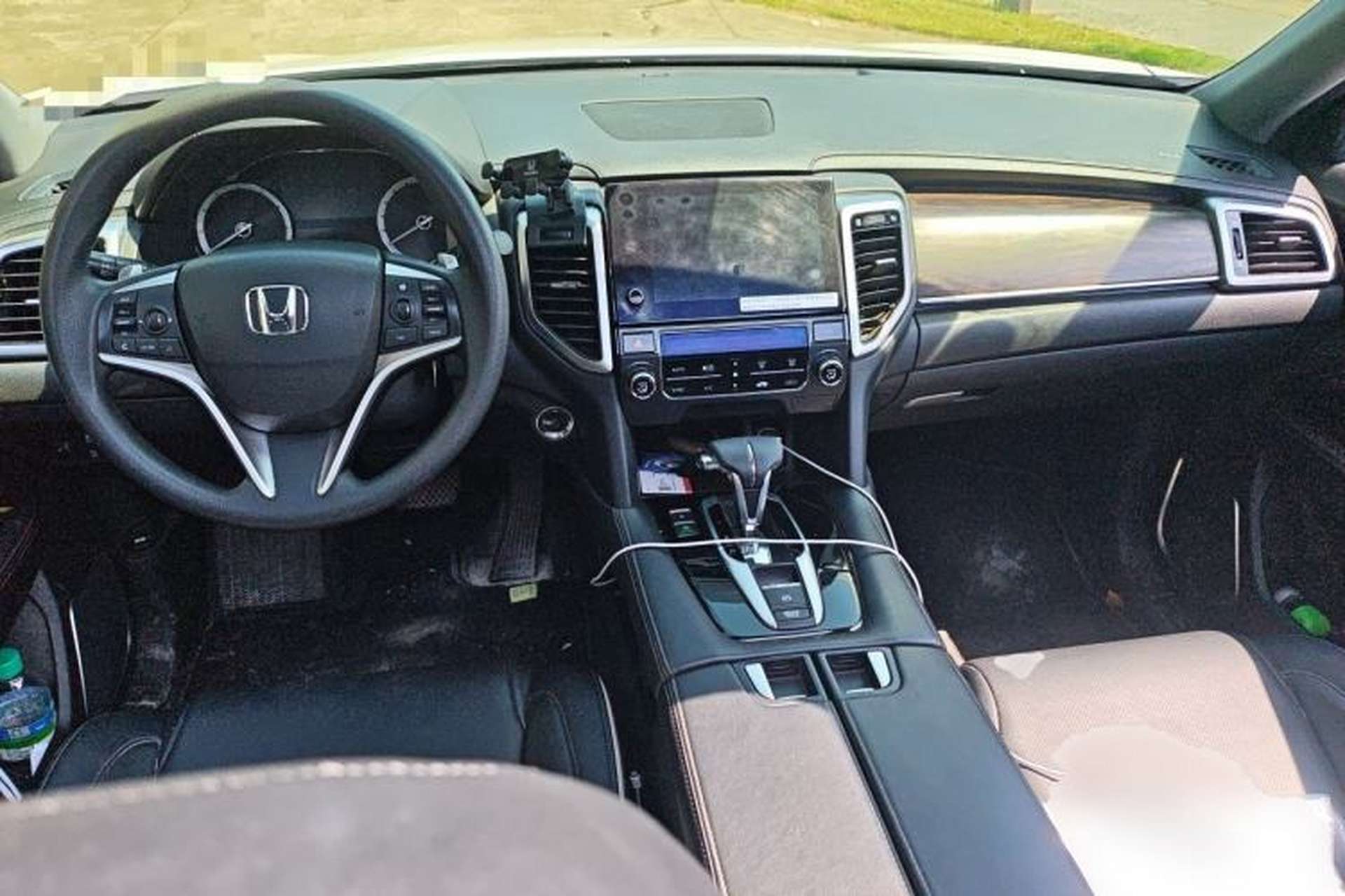 Used Honda UR-V 2017 240TURBO Two-Wheel Drive Classic Edition China V Center Console