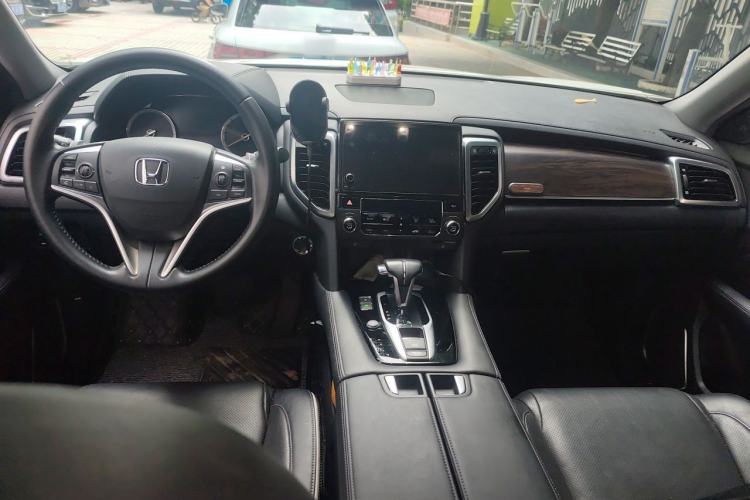 Used Honda UR-V 2017 240TURBO Two-Wheel Drive Luxury Edition China V Center Console