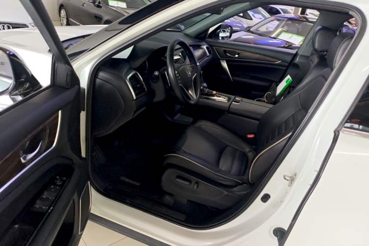 Used Honda UR-V 2017 240TURBO Two-Wheel Drive Luxury Edition China V Driver Seat