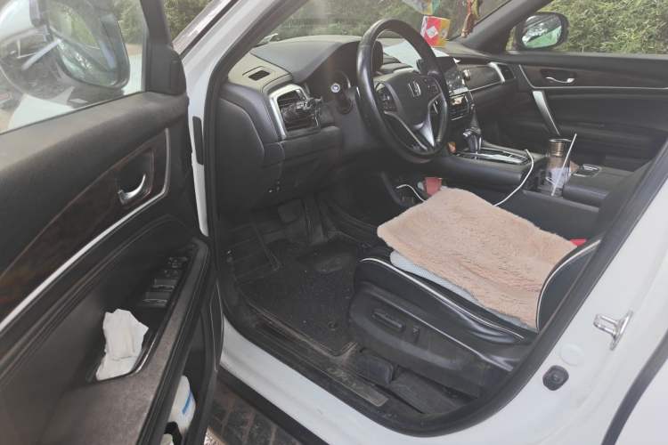 Used Honda UR-V 2017 240TURBO Two-Wheel Drive Luxury Edition China V Driver Seat