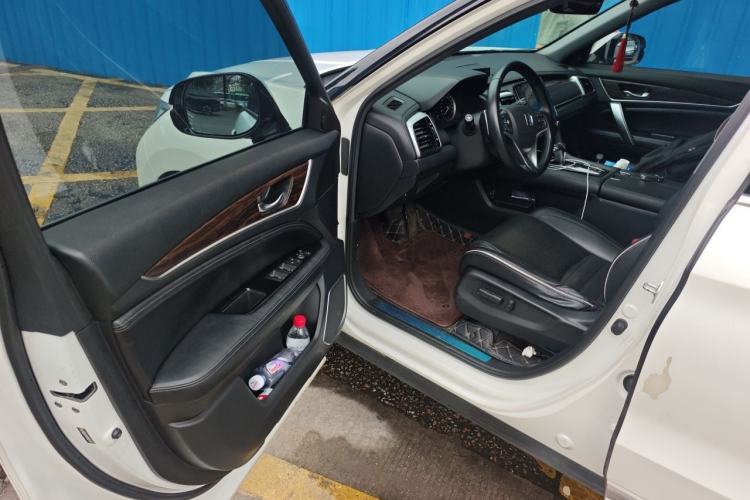 Used Honda UR-V 2017 240TURBO Two-Wheel Drive Luxury Edition China V Driver Seat