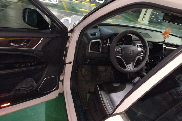 Used Honda UR-V 2017 240TURBO Two-Wheel Drive Luxury Edition China VI Driver Seat