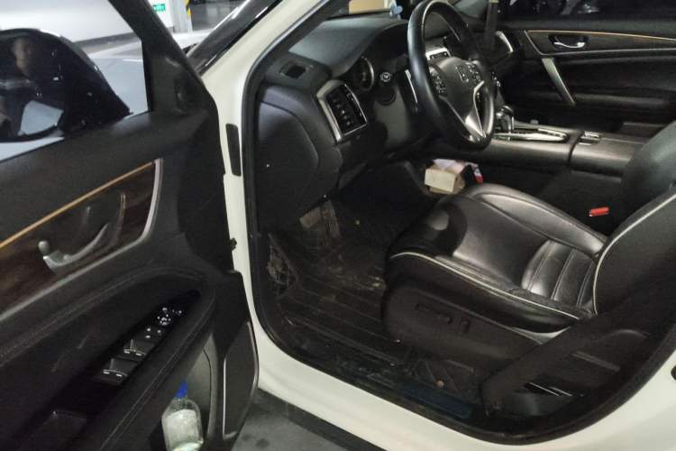 Used Honda UR-V 2017 240TURBO Two-Wheel Drive Luxury Edition China V Driver Seat