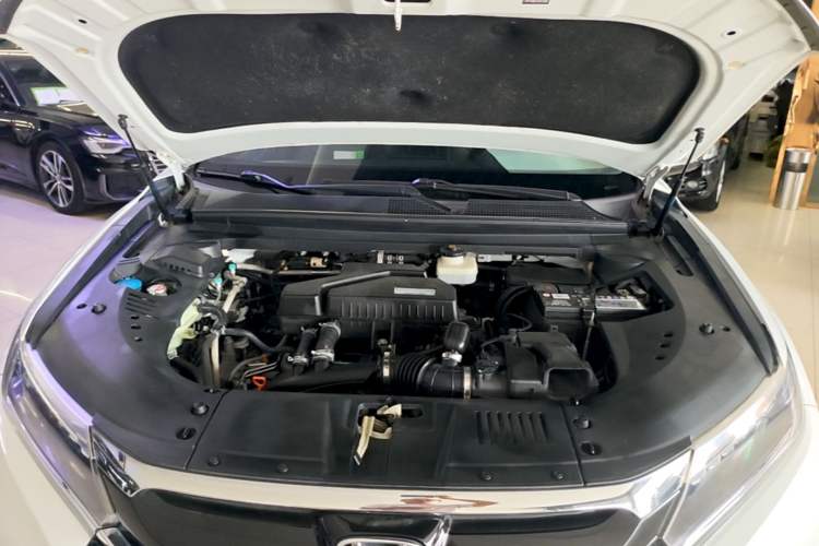 Used Honda UR-V 2017 240TURBO Two-Wheel Drive Luxury Edition China V Engine Bay
