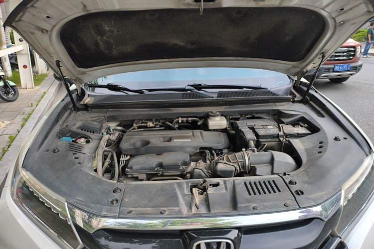 Used Honda UR-V 2017 370TURBO 2WD Prestige Edition China V Engine Bay