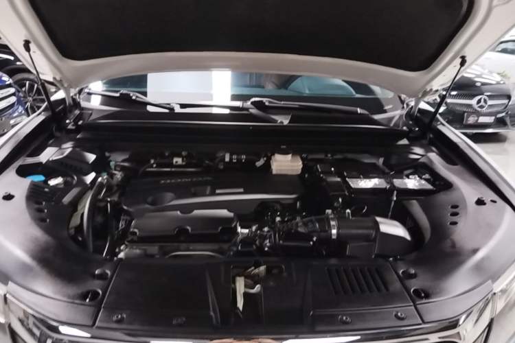 Used Honda UR-V 2017 370TURBO Four-Wheel Drive Prestige Edition China V Engine Bay
