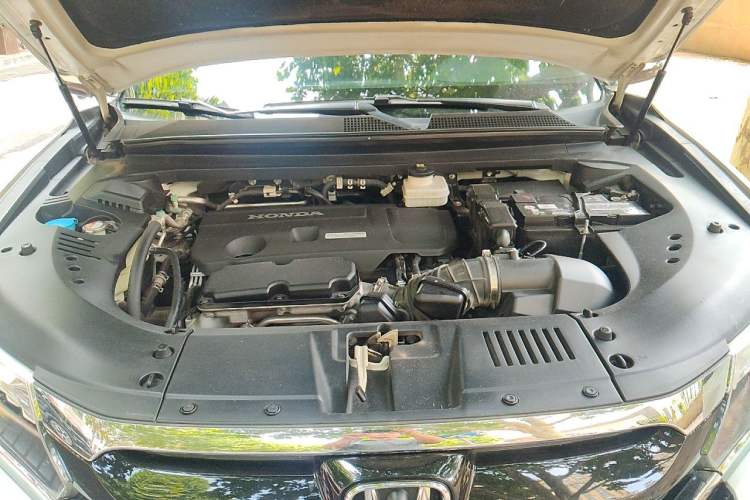 Used Honda UR-V 2017 370TURBO Four-Wheel Drive Prestige Edition China V Engine Bay