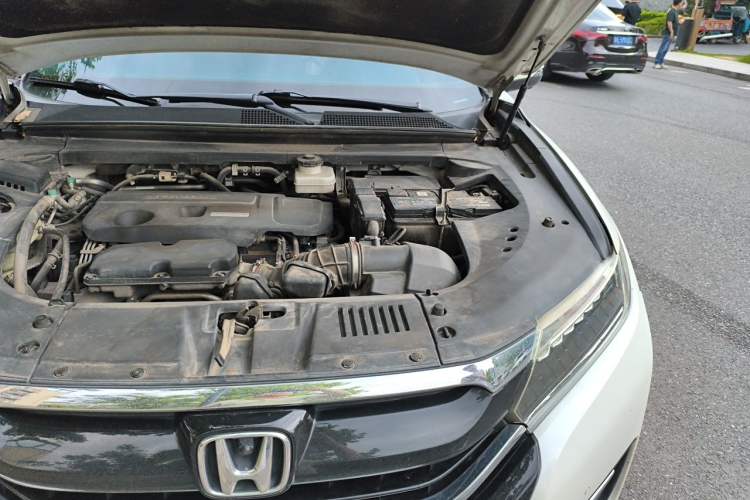 Used Honda UR-V 2017 370TURBO 2WD Prestige Edition China V Engine Bay Left