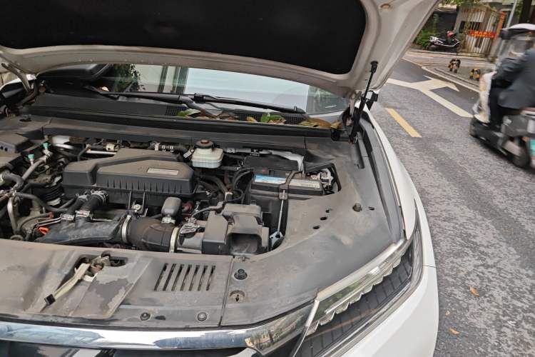 Used Honda UR-V 2017 240TURBO Two-Wheel Drive Luxury Edition China VI Engine Bay Left