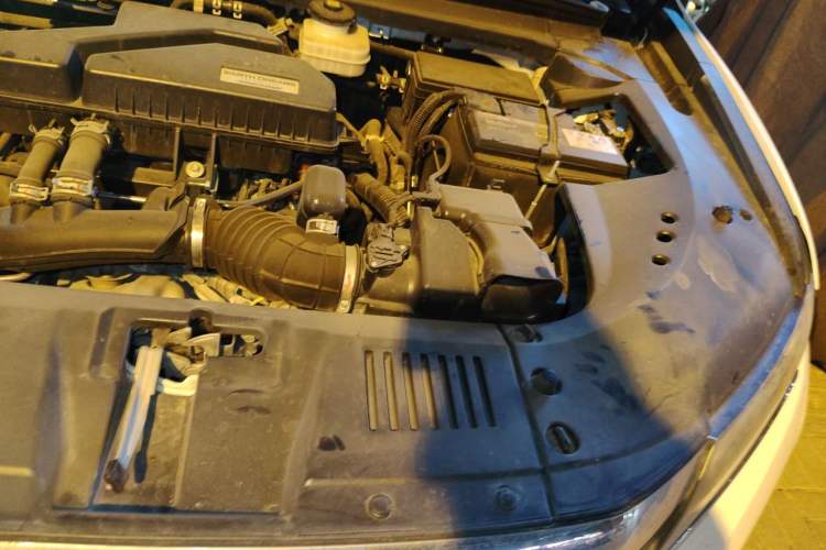 Used Honda UR-V 2017 240TURBO Two-Wheel Drive Classic Edition China V Engine Bay Left