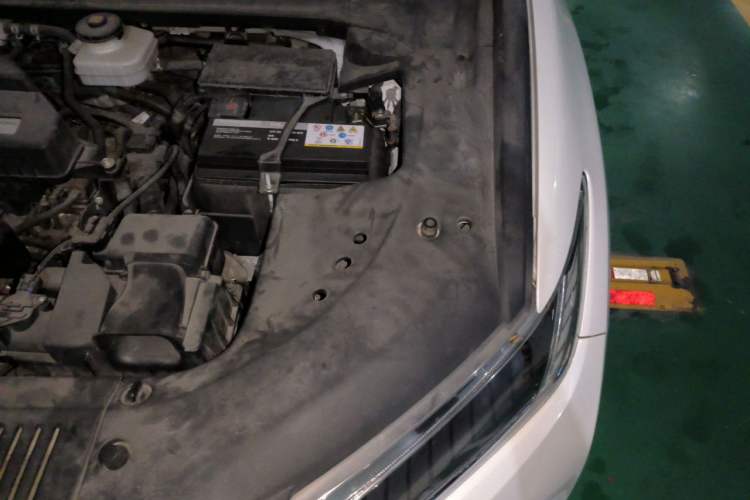 Used Honda UR-V 2017 240TURBO Two-Wheel Drive Luxury Edition China V Engine Bay Left
