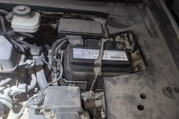 Used Honda UR-V 2017 240TURBO Two-Wheel Drive Luxury Edition China V Engine Bay Left