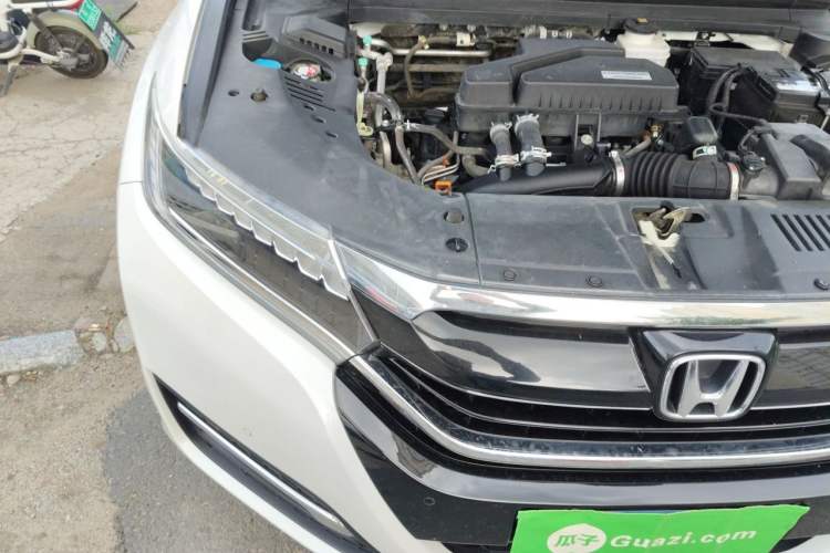 Used Honda UR-V 2017 240TURBO Two-Wheel Drive Luxury Edition China V Engine Bay Right