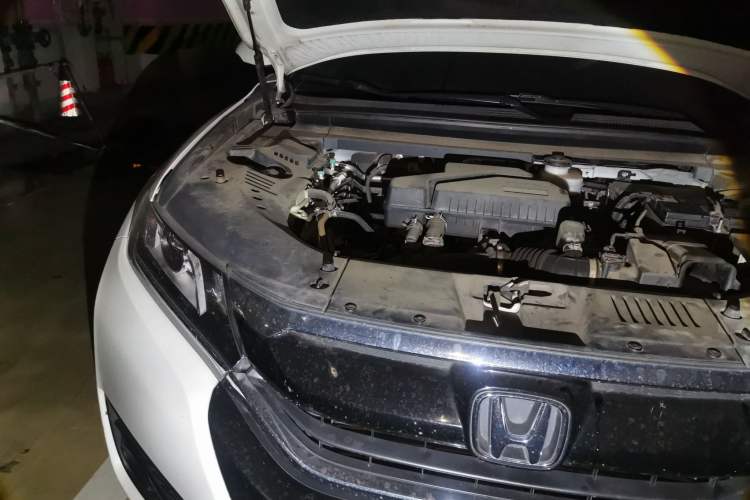 Used Honda UR-V 2017 240TURBO Two-Wheel Drive Classic Edition China V Engine Bay Right