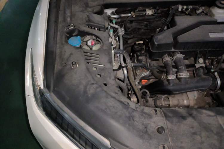 Used Honda UR-V 2017 240TURBO Two-Wheel Drive Luxury Edition China V Engine Bay Right